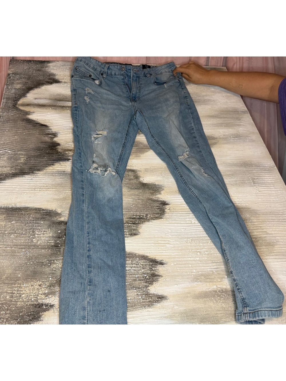 Men 32x30 Ring of Fire Light to Medium Wash Slim Ripped Denim Pant
